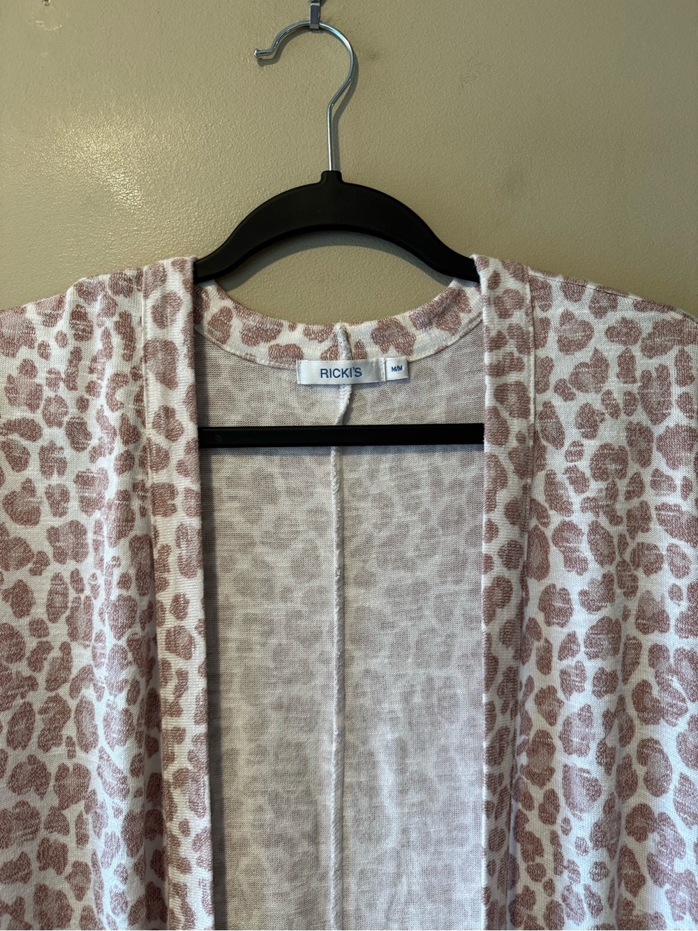 Ricki's Muted Tones Taupe/Blush/Off-White Animal Print Kimono Cardigan - Picture 5 of 16